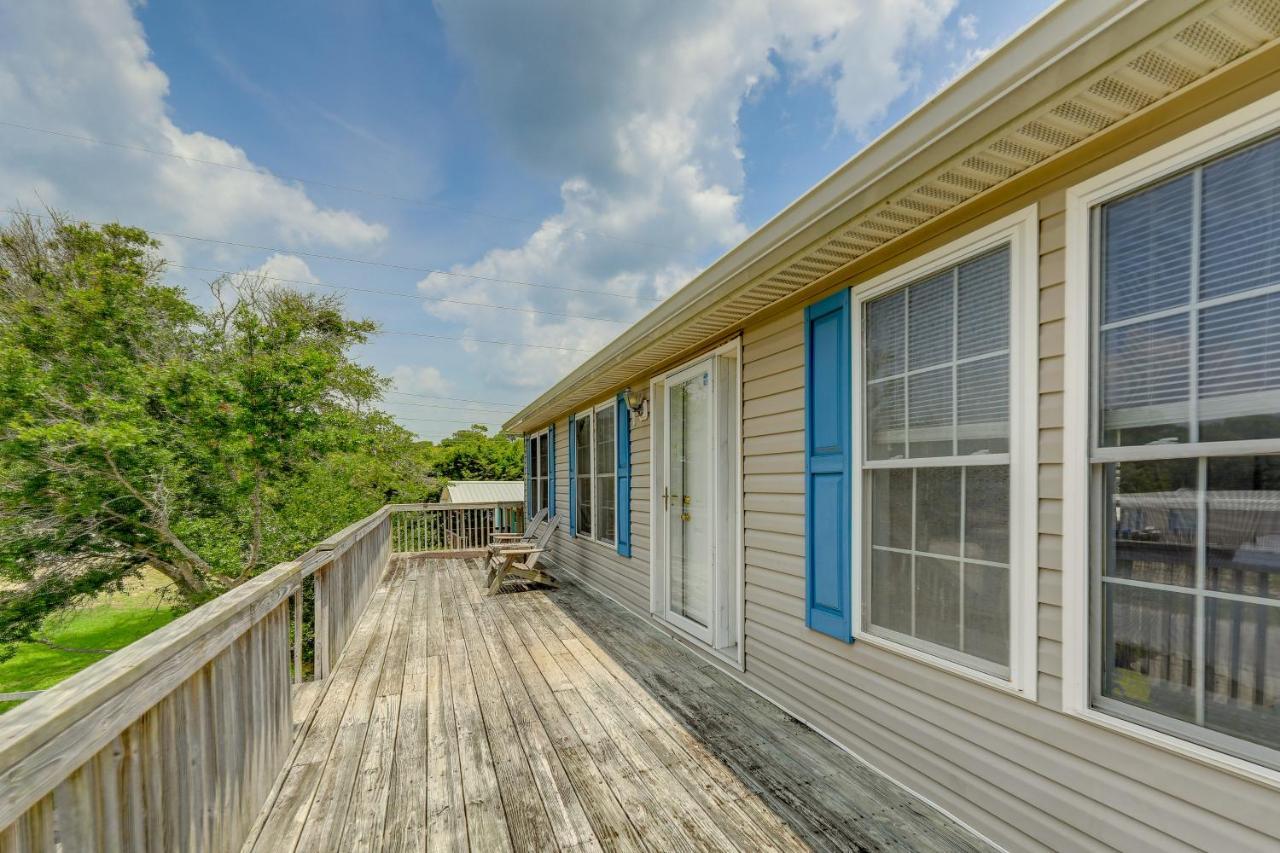 Coastal Emerald Isle Retreat With Deck And Grill! Kültér fotó